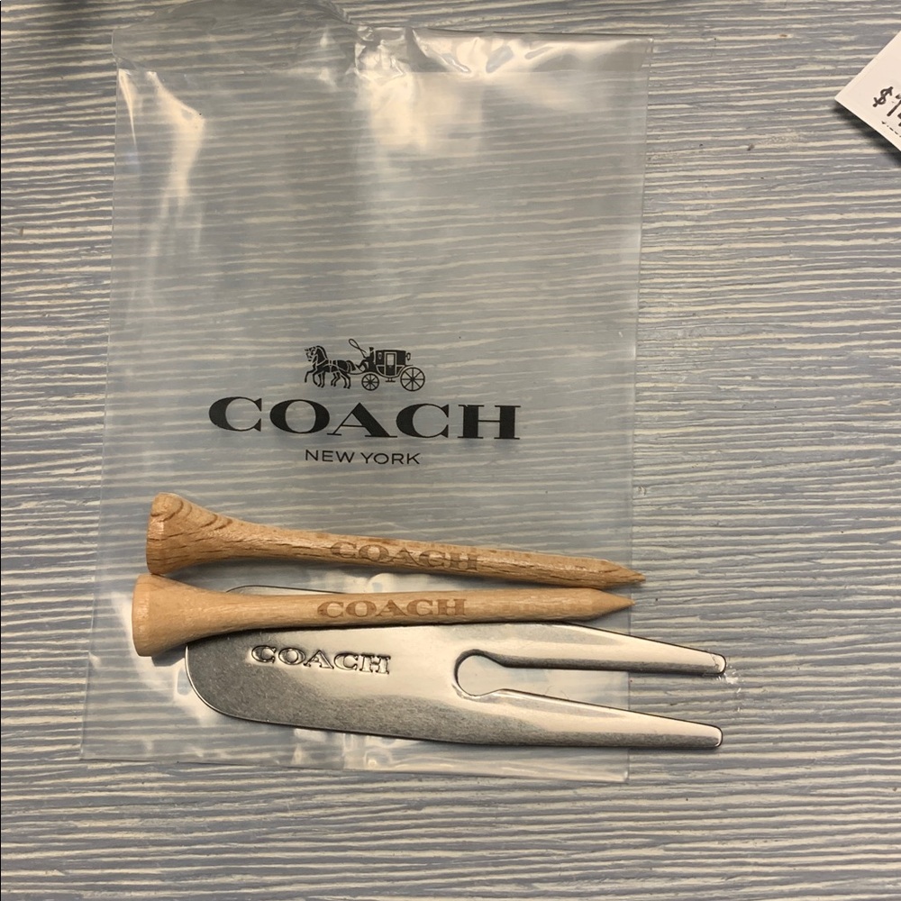 Coach golf kit pouch in signature canvas with blue leather accent - Picture 6 of 10